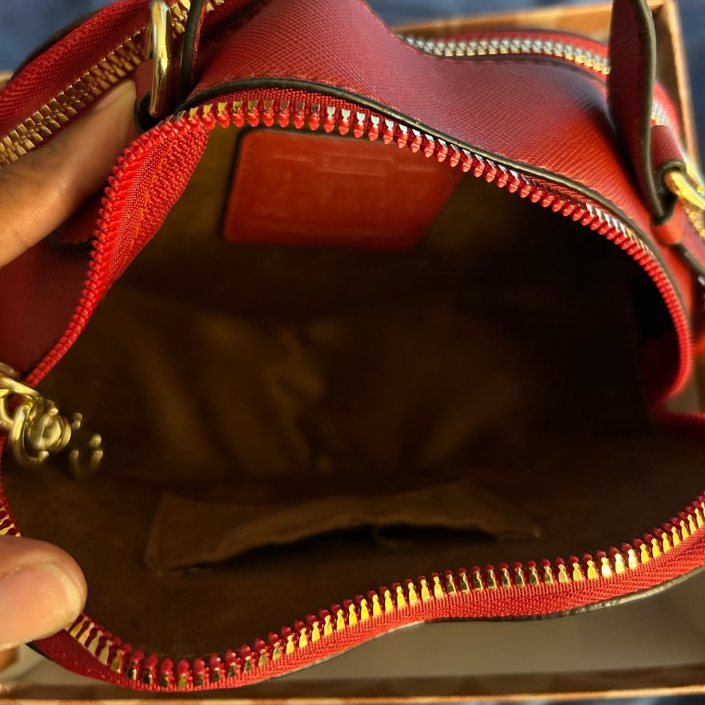 COPY - Heart shaped handbags w/box - Picture 4 of 4